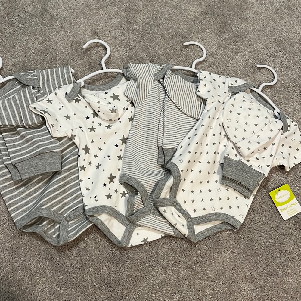 Unisex baby set with pants and hat